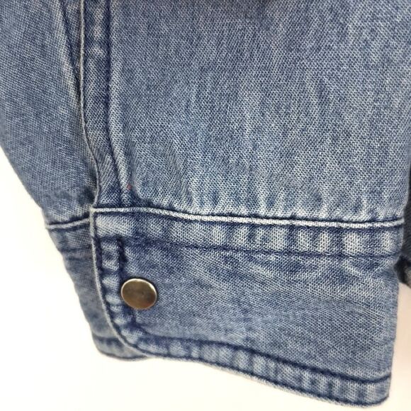 Geoffrey Beene Women's "Chambray" Style Snap Up - Picture 4 of 6